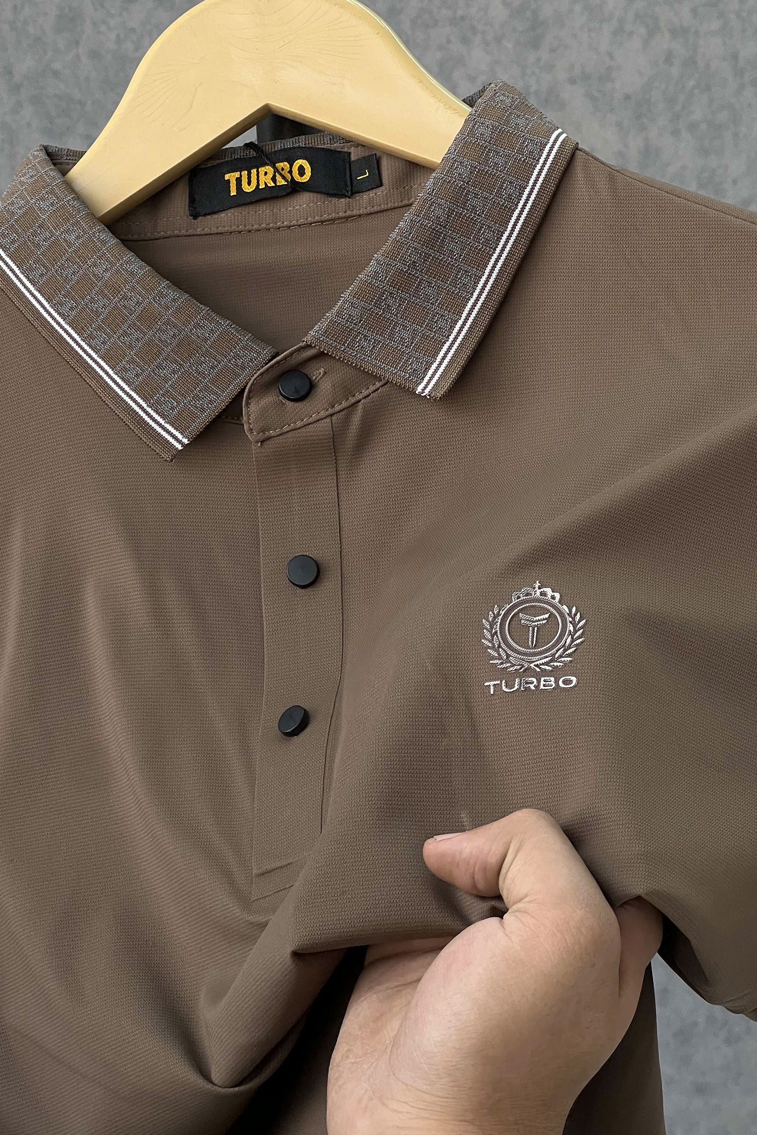 Turbo Vintage Butterfly Crisp Stitchless Men's Polo Shirt In Brown - Image 2