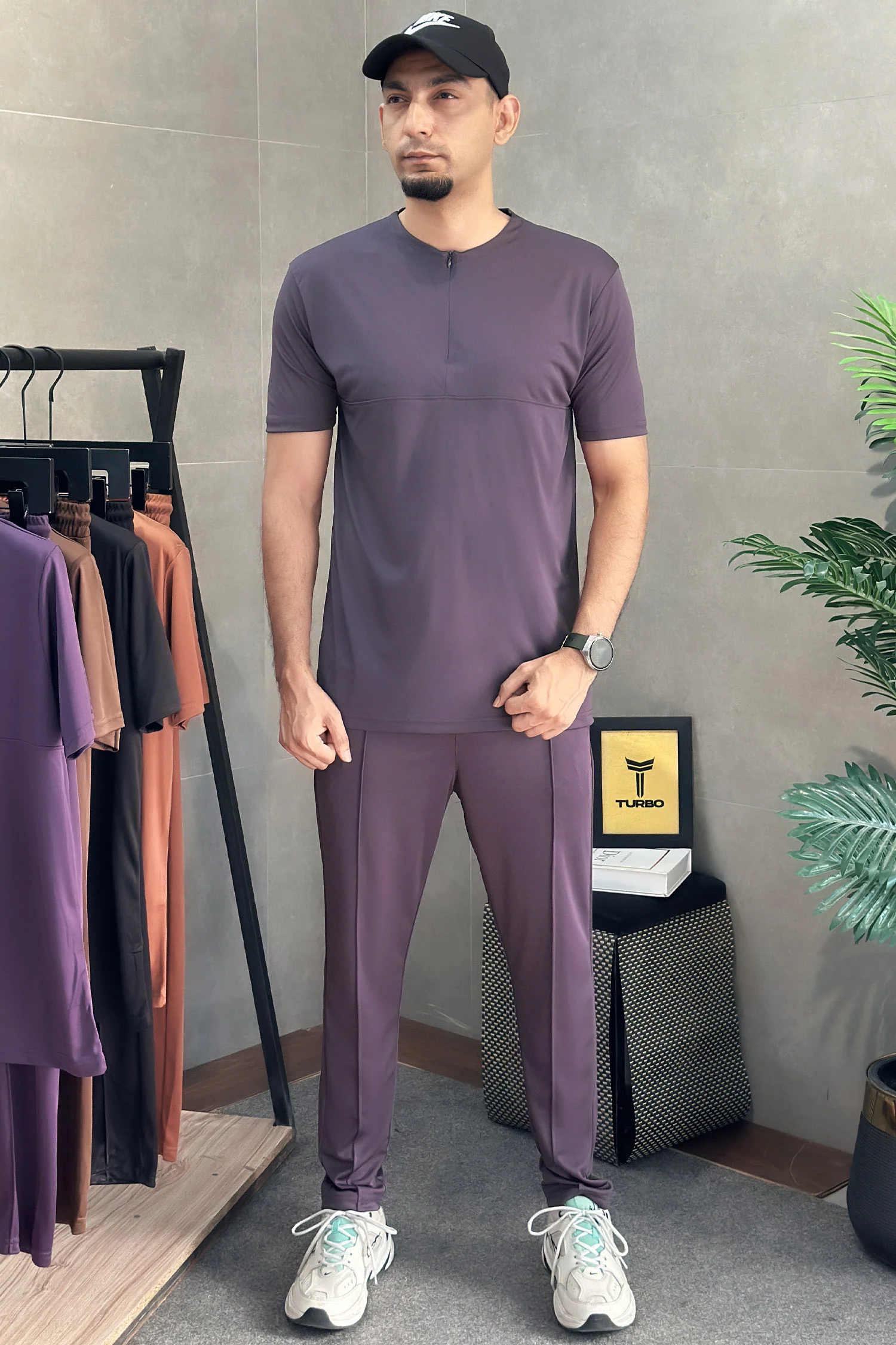 Turbo Zip-Neck Top Style Men's Tracksuit - Image 13