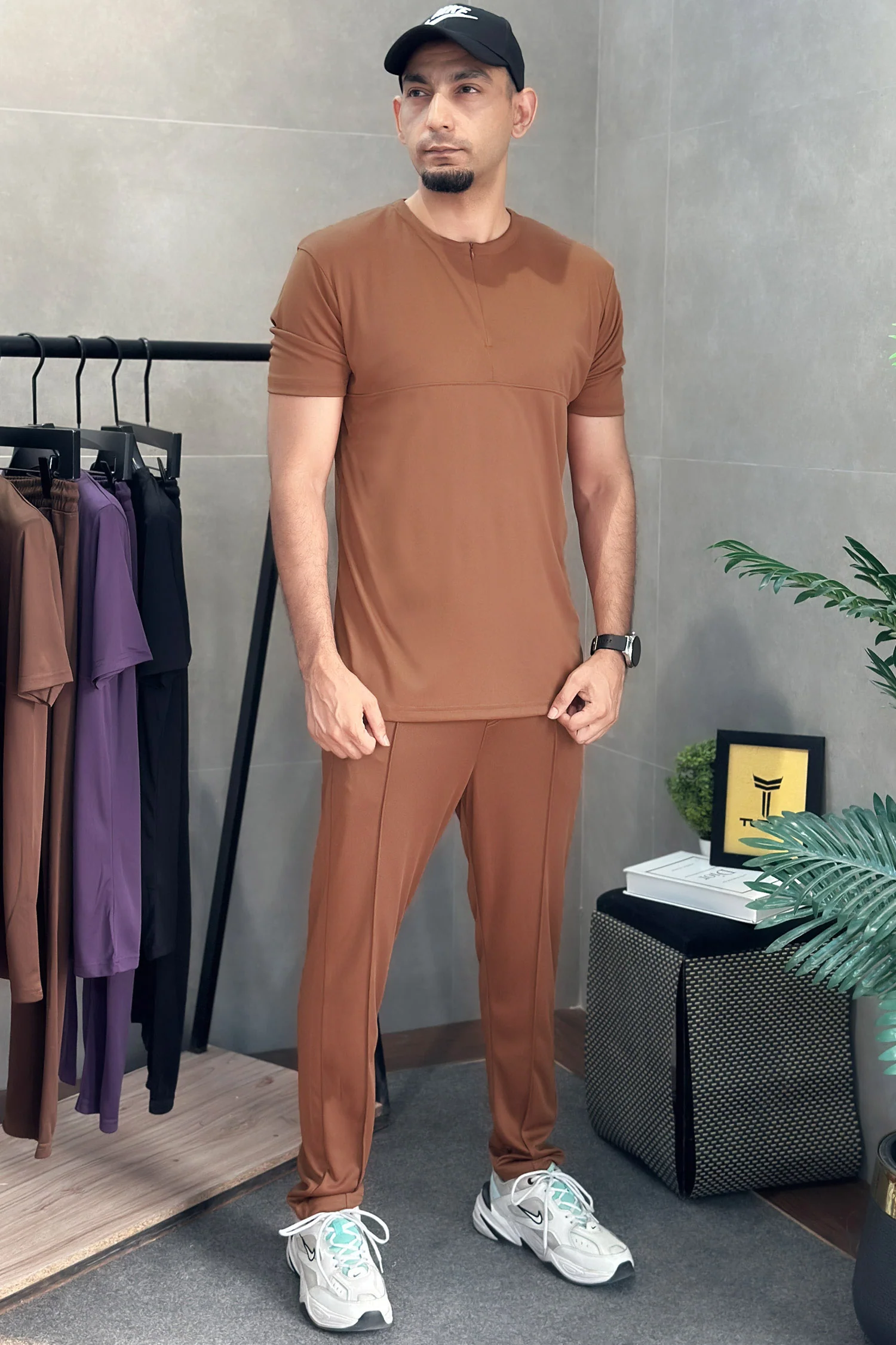 Turbo Zip-Neck Top Style Men's Tracksuit - Image 2
