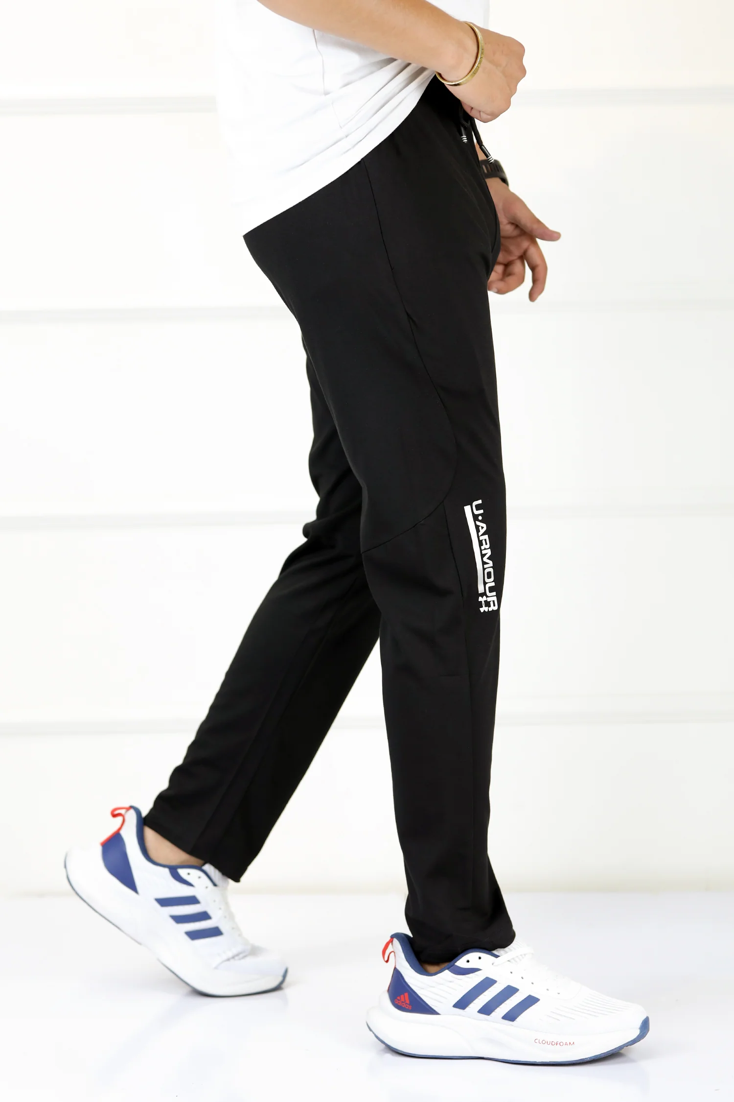 Undr Armr Premium Slim Fit Sportswear Trouser In Black - Image 3