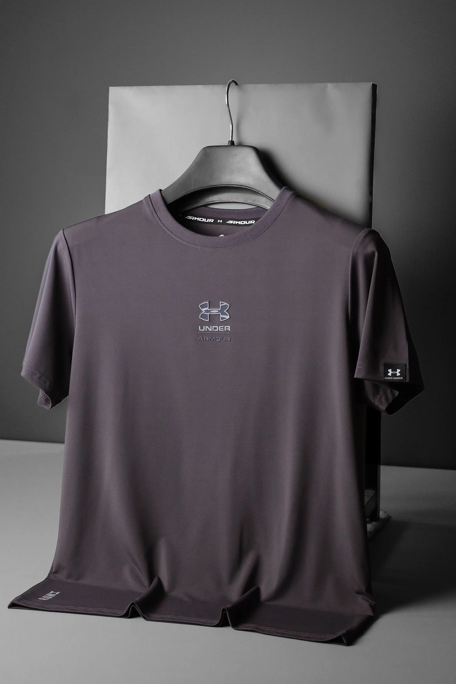 Undr Armr Mid Chest Logo Mesh Dry-Fit Tee - Image 3