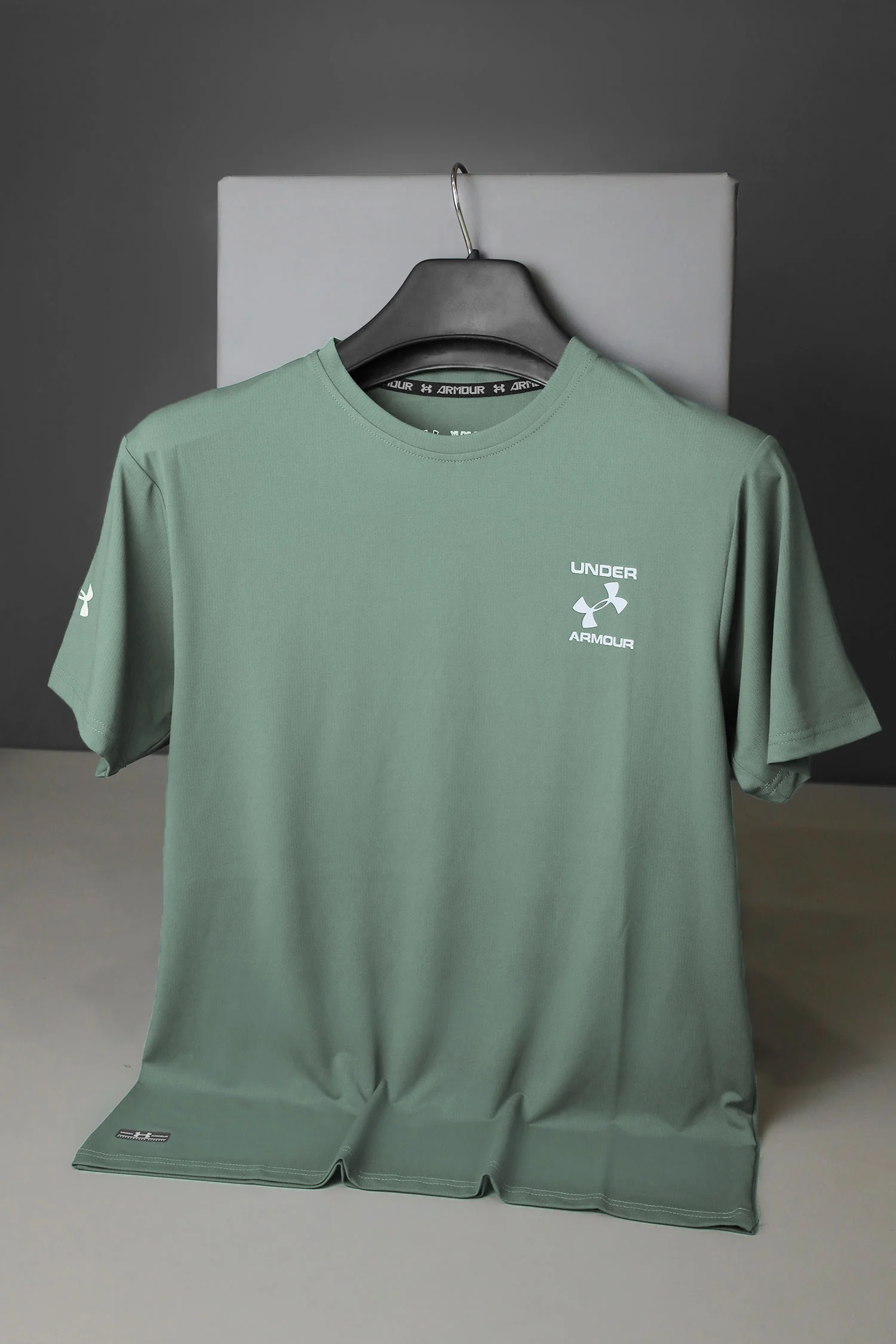 Undr Armr Rush Energy Cool Dry-Fit Tee - Image 5