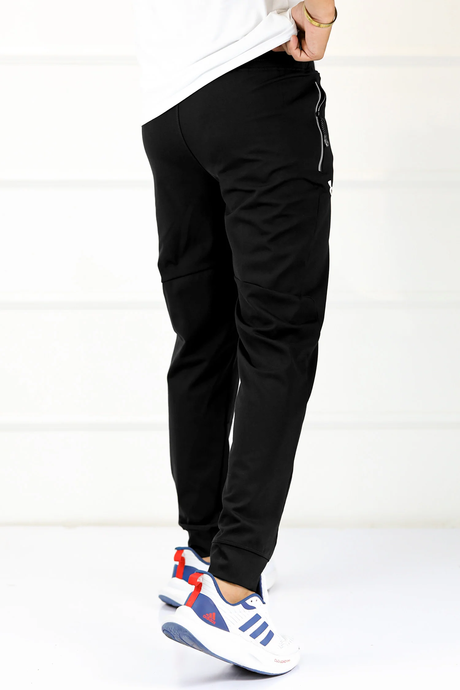 Undr Armr Self Pattern Knitted HeatGear Sportswear Trouser In Black - Image 5